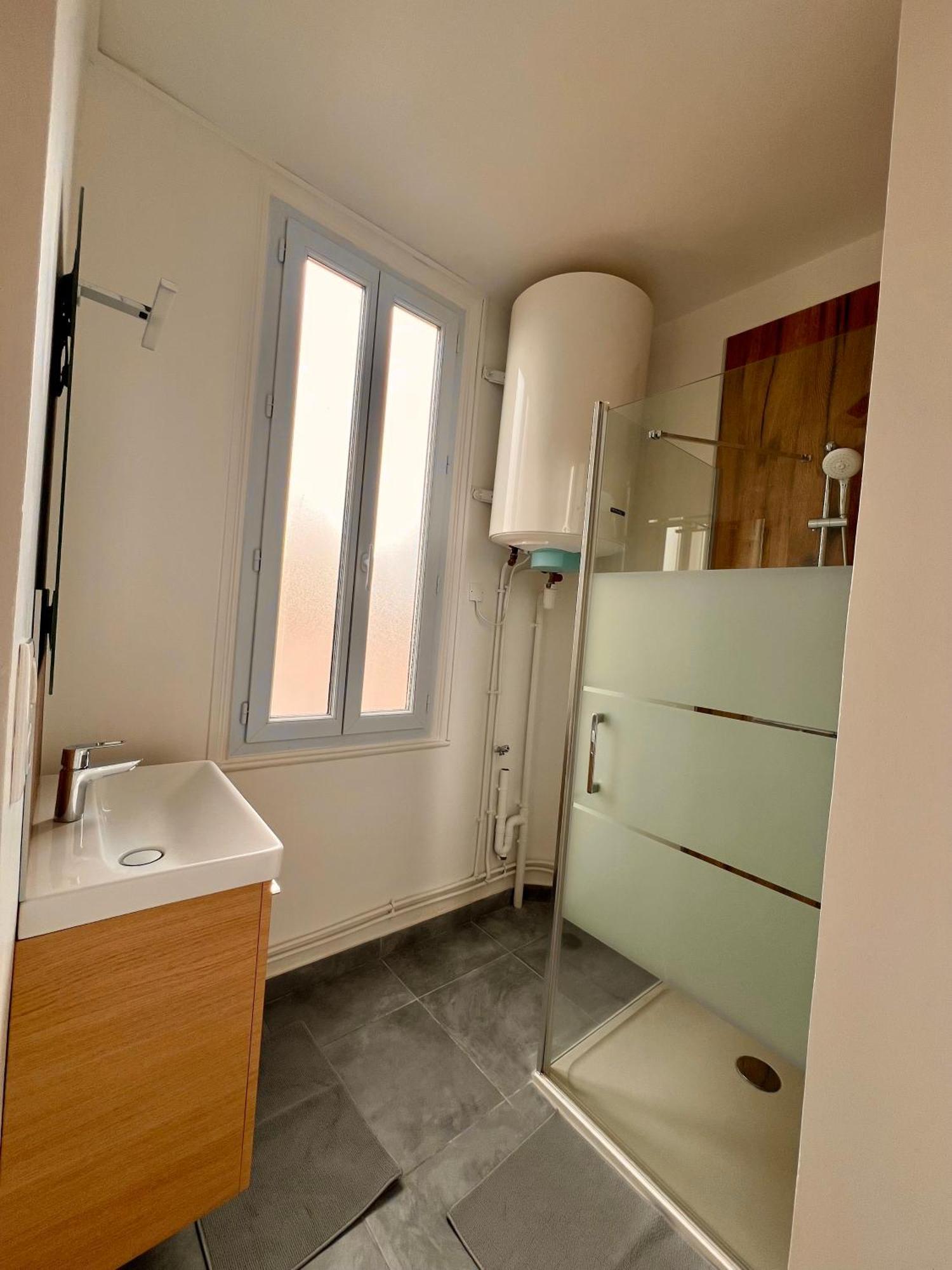 Studio 4 Pers Face Gare Sncf Appart Hotel Le Cygne D4 博格斯 外观 照片